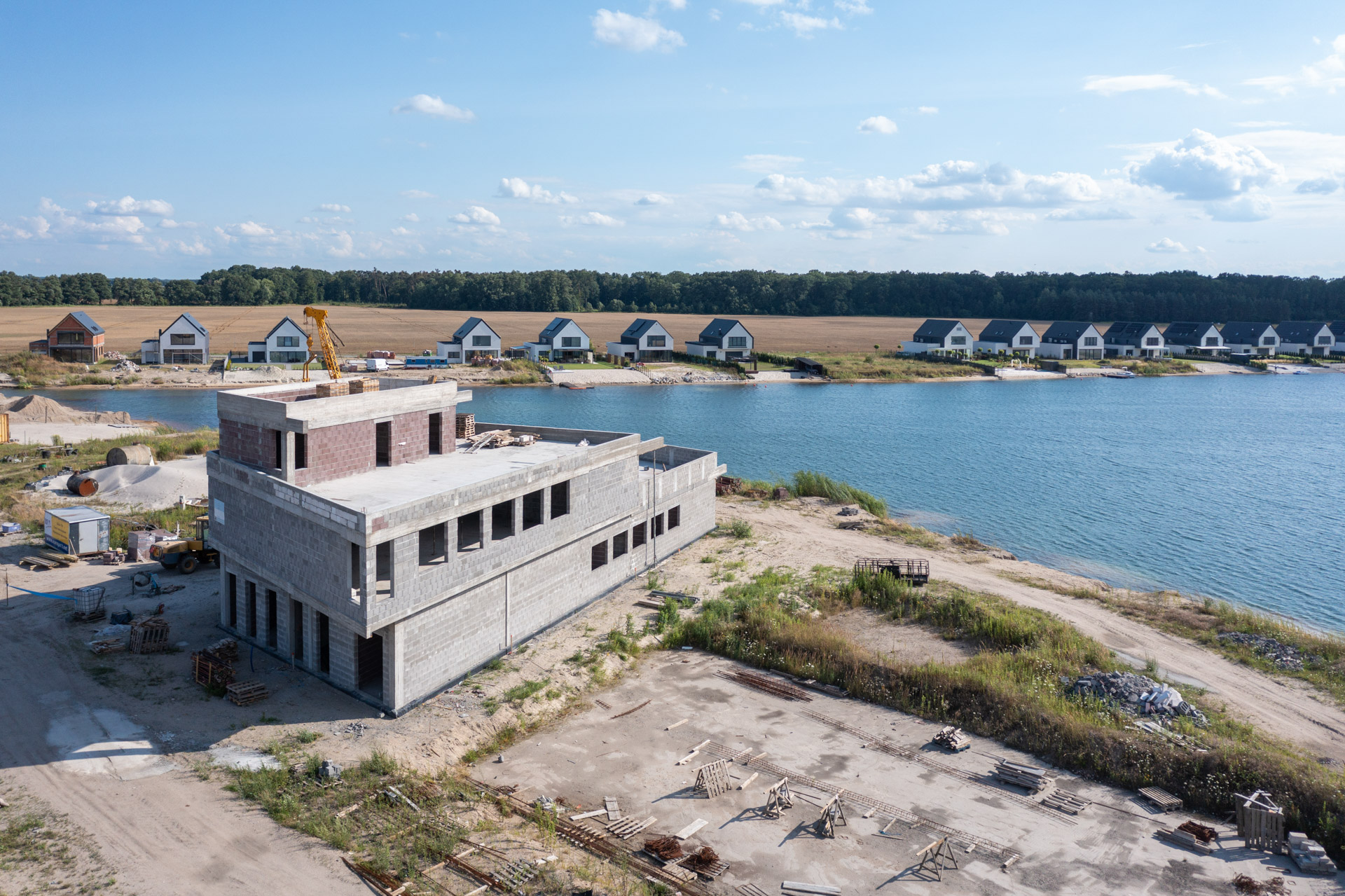 Budynek usługowy Marina w Brzezinkach